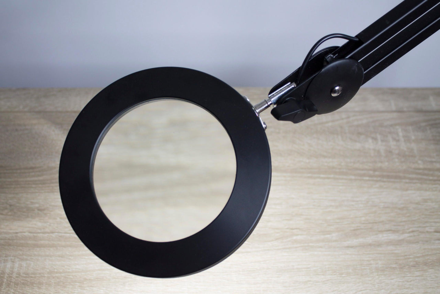 Native Lighting - Black Chameleon Mini USB Lamp (1.75x magnification with dimmable 3 colour temperatures)